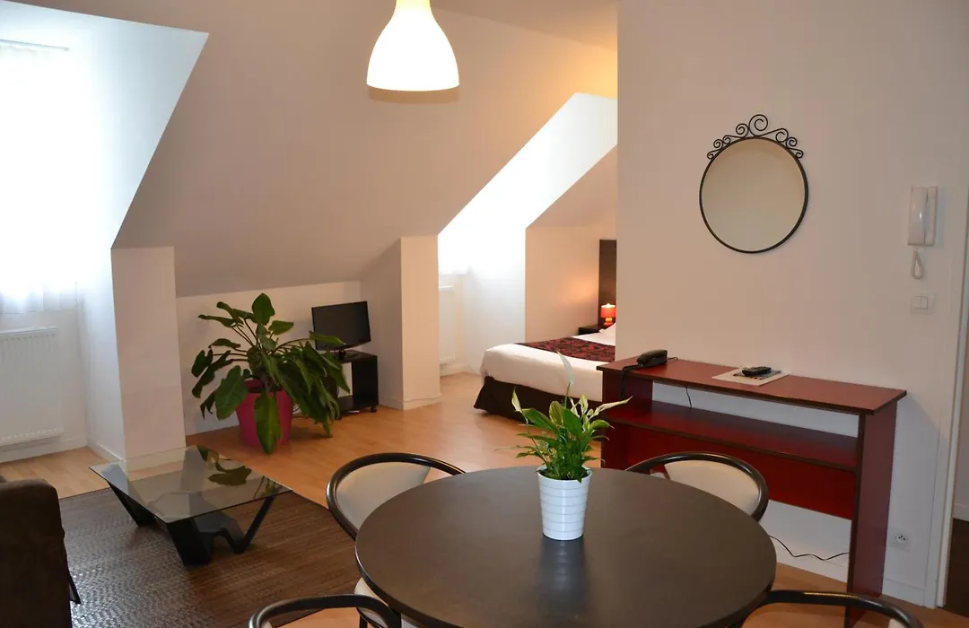 Brit Hotel Spa Le Connetable-1