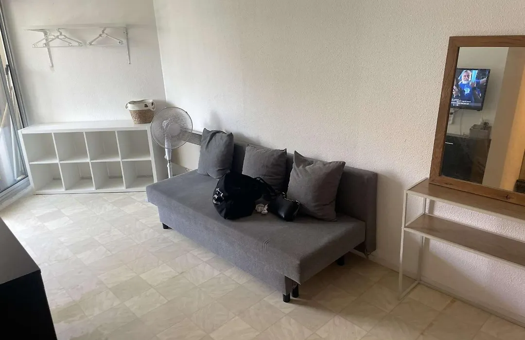 Studio avec parking privé-1