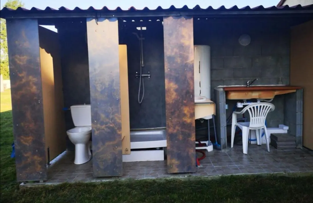 chambre en camping car-1