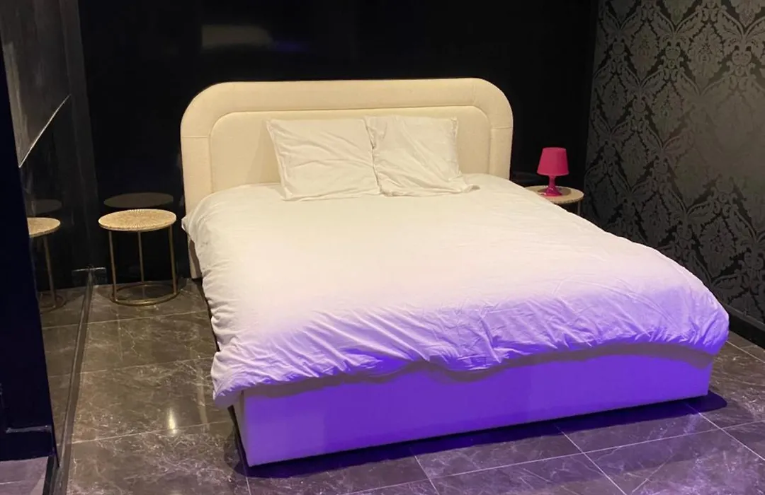 La Suite Marylin, Loft de 90m2 avec Sauna et Jacuzzi-1