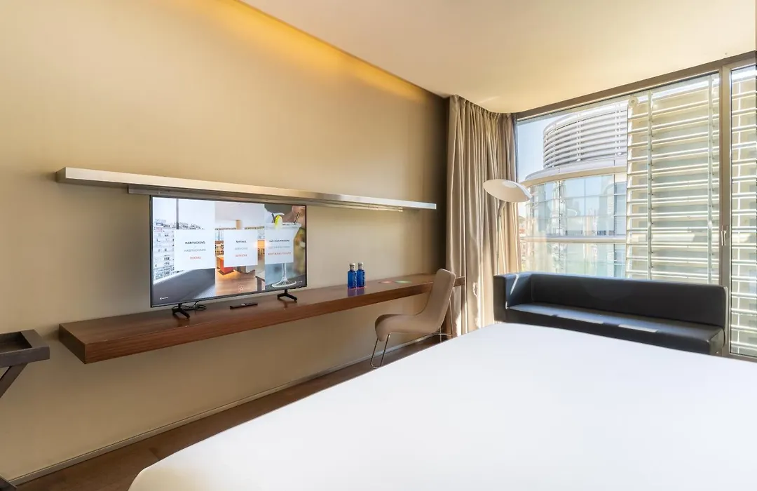 B Hotel-1