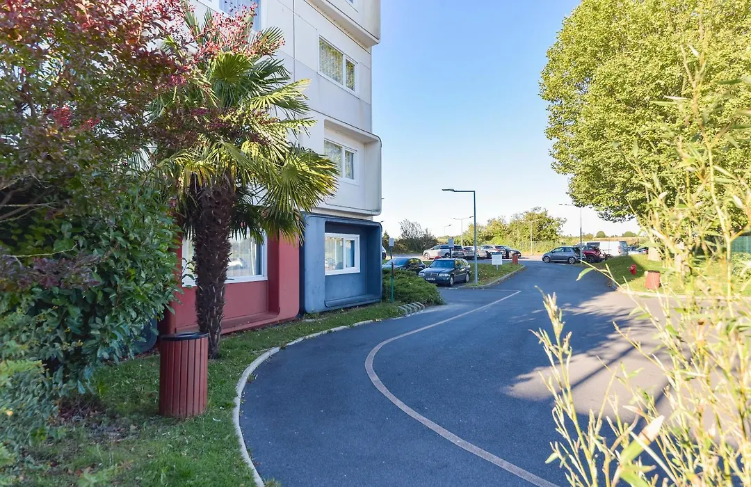 Golden Tulip Roissy Saint Witz-1