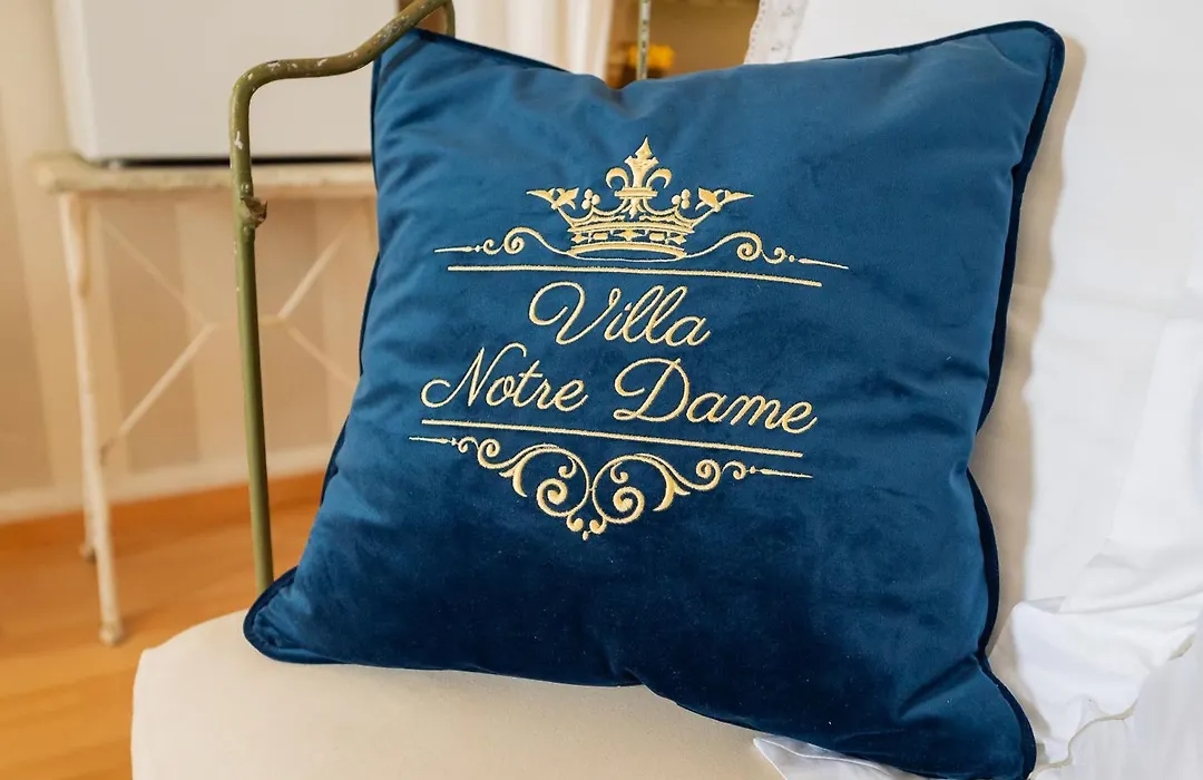 VILLA NOTRE DAME face au Château fort-1