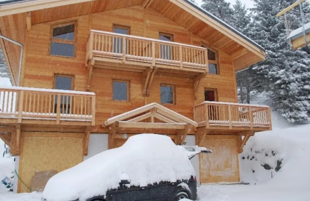 Chalet spacieux à Chamrousse pour 8 personnes sur 3 niveaux - FR-1-549-107-1