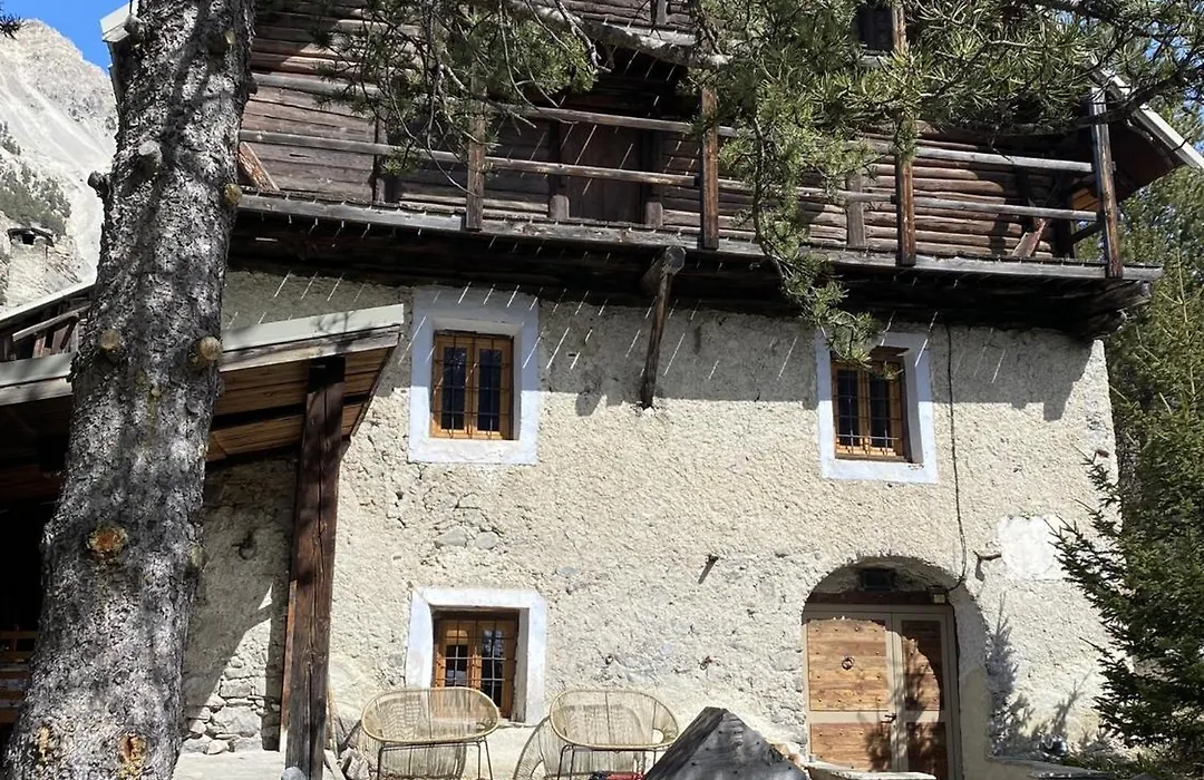 MAISON CARAIL Névache 14 personnes-1