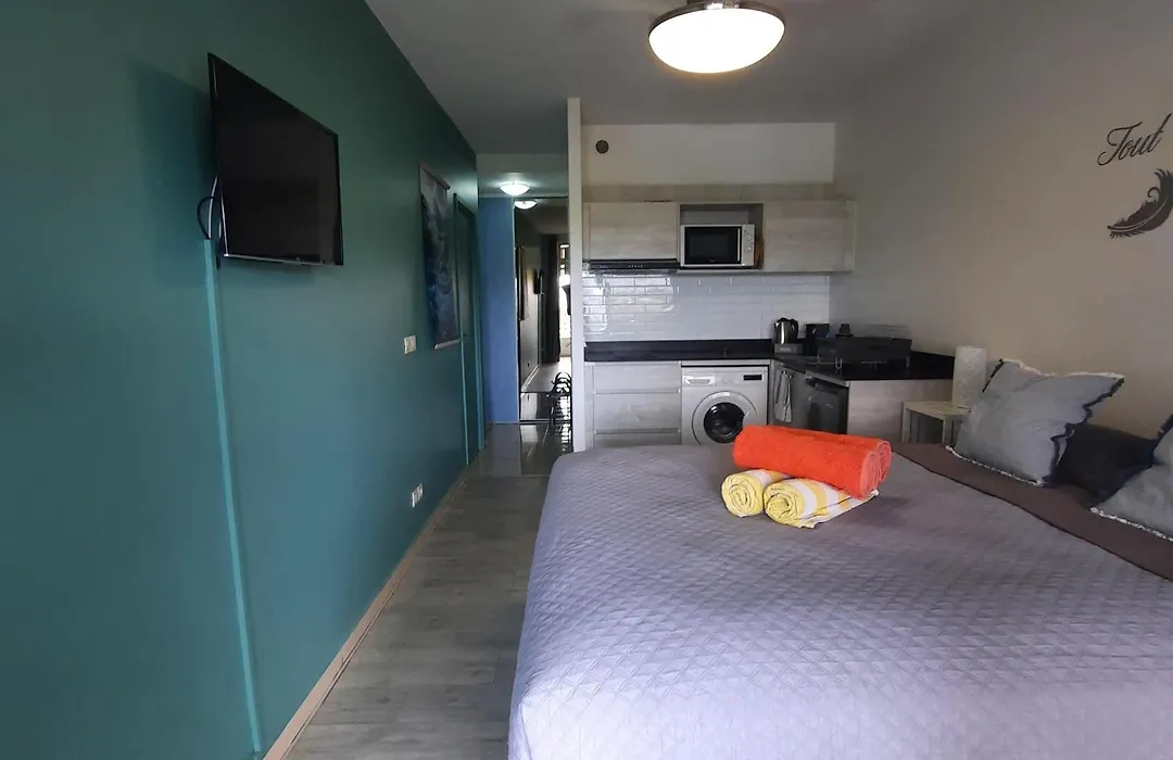 Little Home Tahiti-1