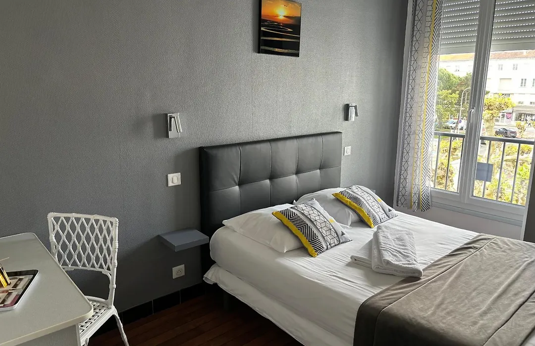 Crystal Hotel-1
