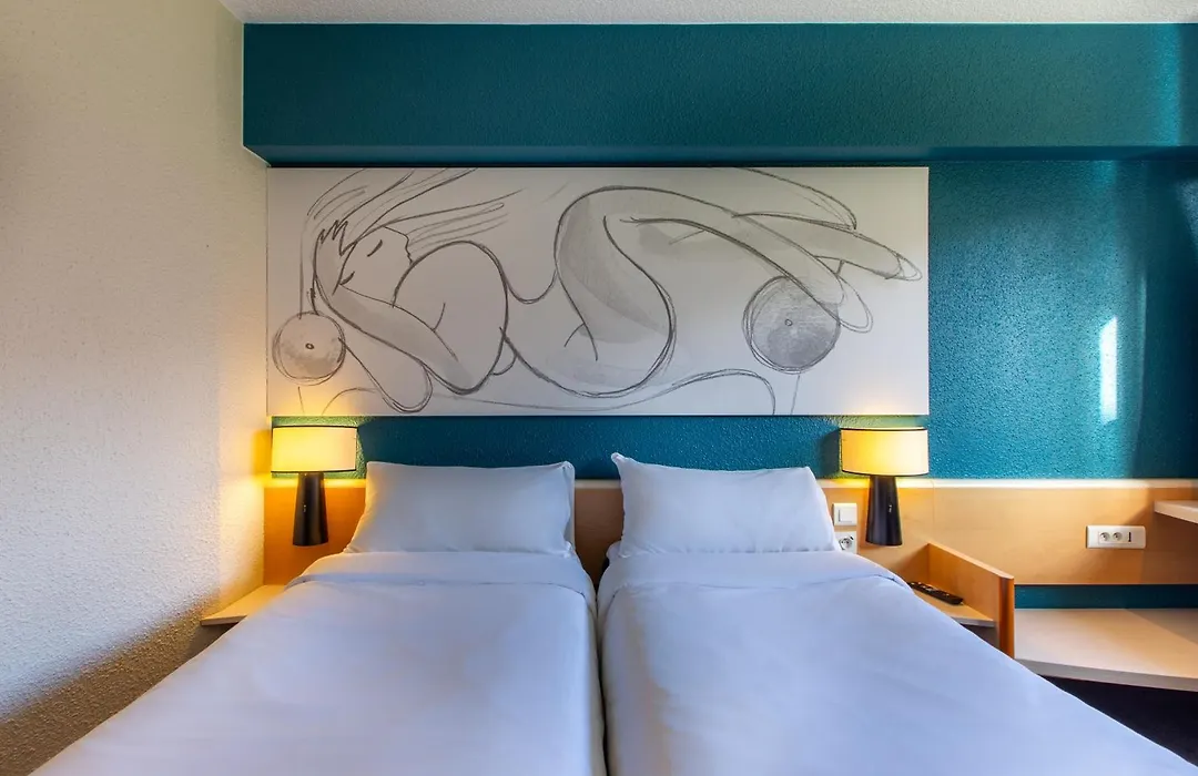ibis Orléans Nord Saran-1