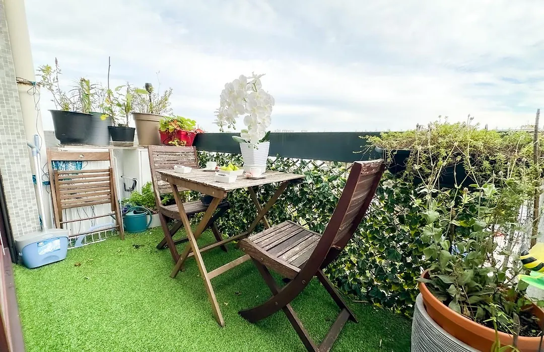 - Le COSY GARDEN - Proche RER A et E - Paris Disney - Parking - WIFI- Netflix Gratuit !!!-1