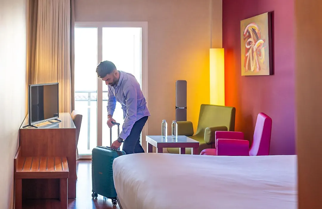 Num Hotel-1