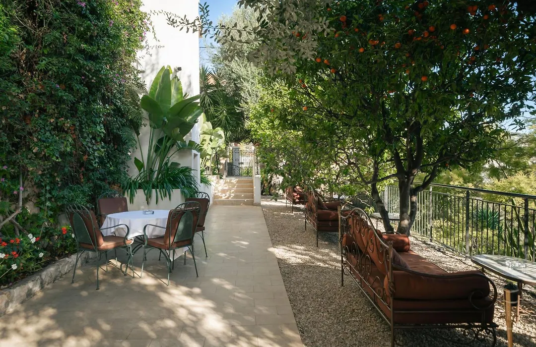 Hôtel Le Roquebrune-1