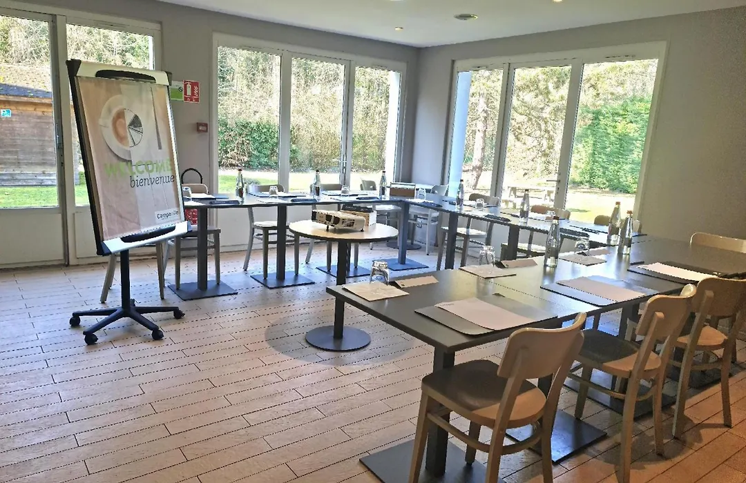 Campanile Hotel Chantilly-1