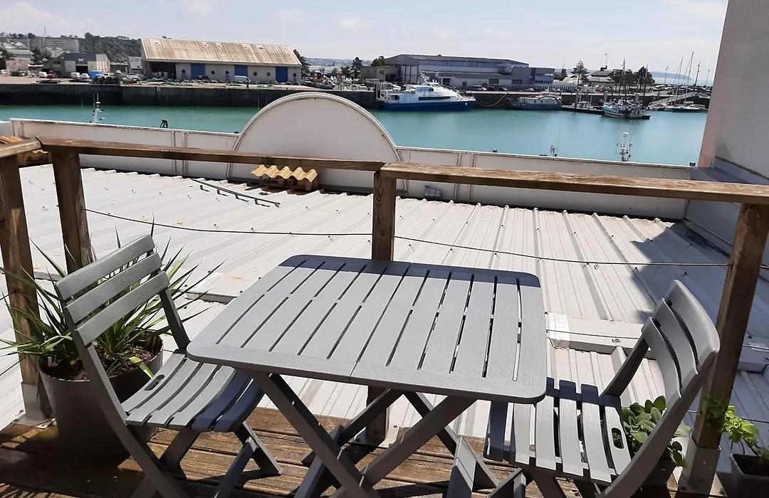 La Cabine-1