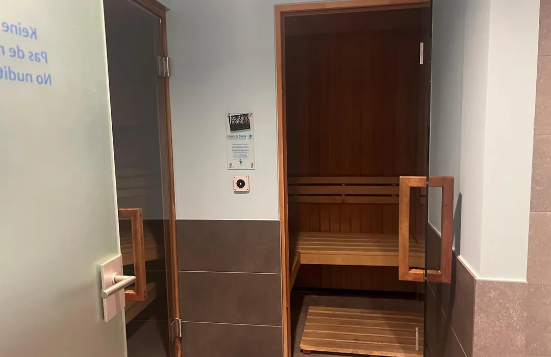 Hotel Ambassador-1