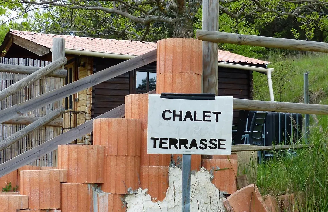 Les cabanes de Bourras-1