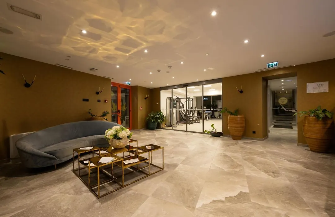 Royal Ariston Hotel-1