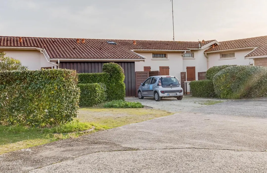 Maison Mitoyenne A 300M De La Plage Avec Jardin Et Parking, 4 Pers - Fr-1-521-164-1