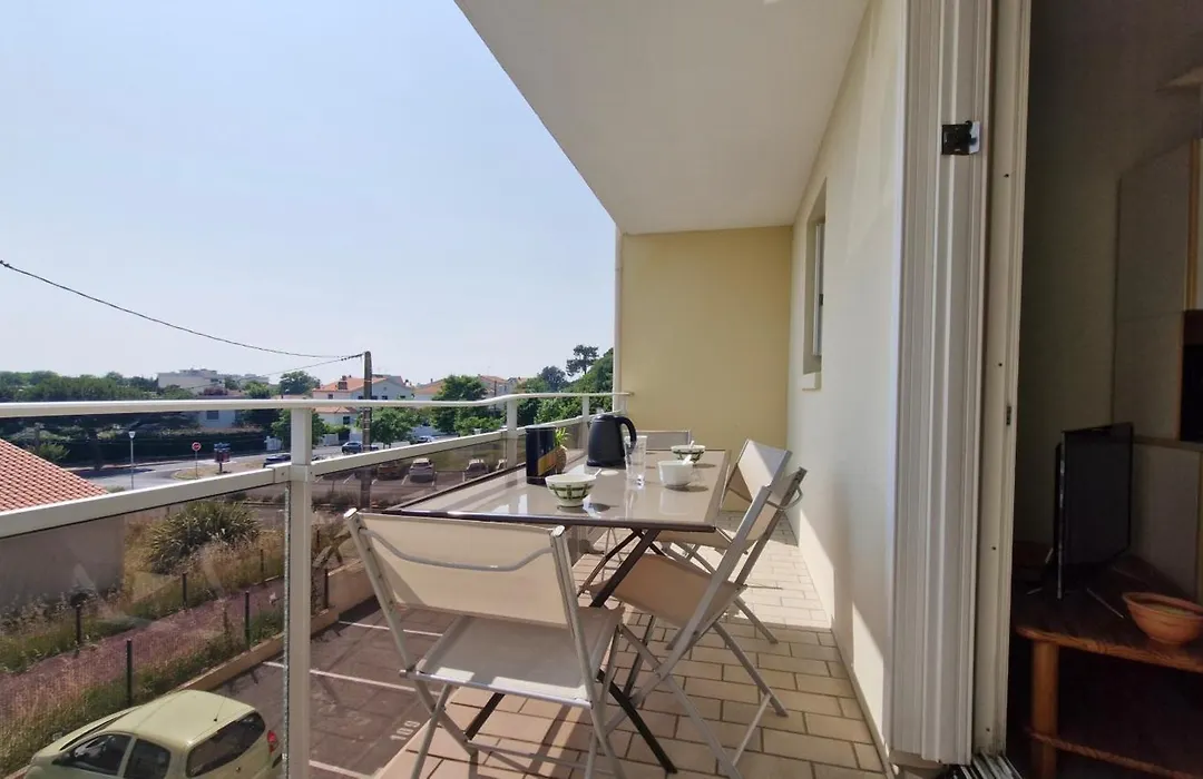 Royan - APPARTEMENT VUE MER - à SEULEMENT 300m PLAGE et COMMERCES-1