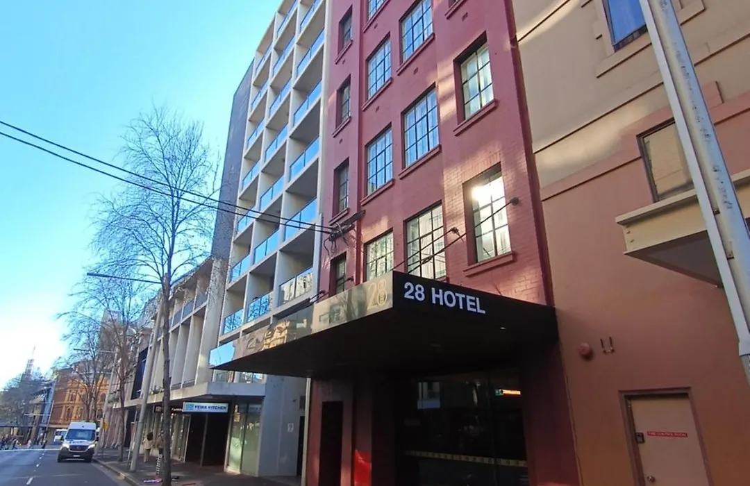 28 Hotel-1