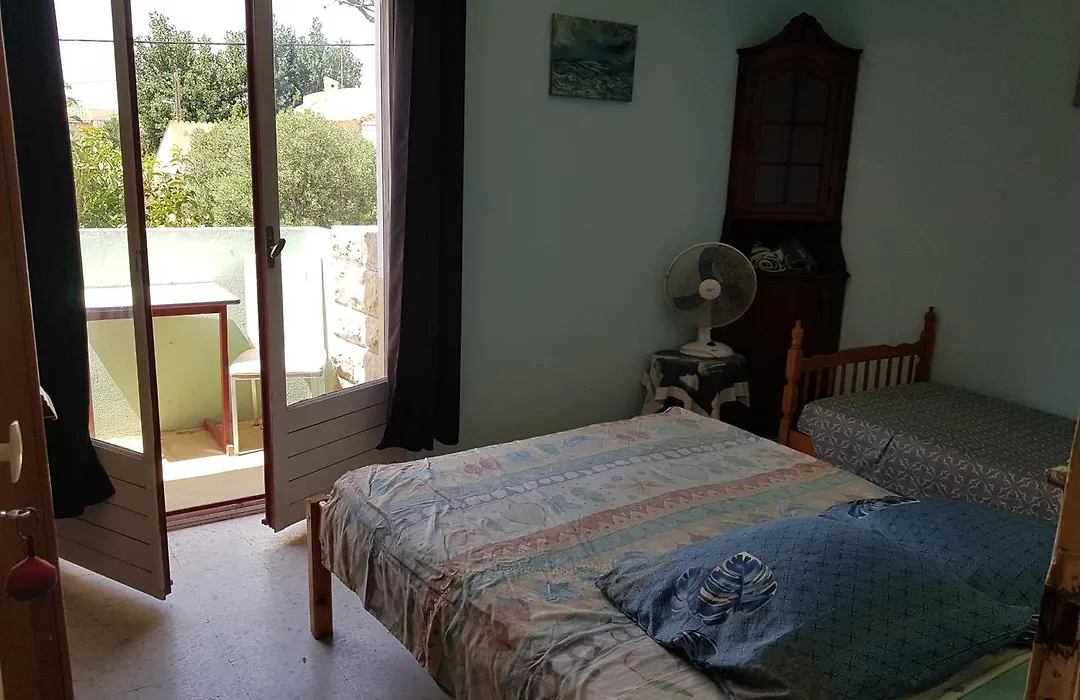 côté nature, simple et relax, mer et centre à 2 pas, 3 chambres triples et privées, parties communes , jardin arboré, tonnelles, barbecue-1