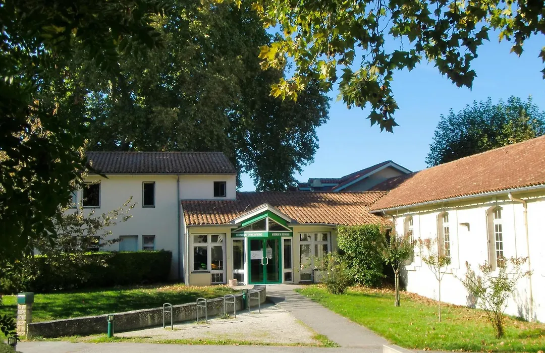 Auberge de Jeunesse de Saintes-1