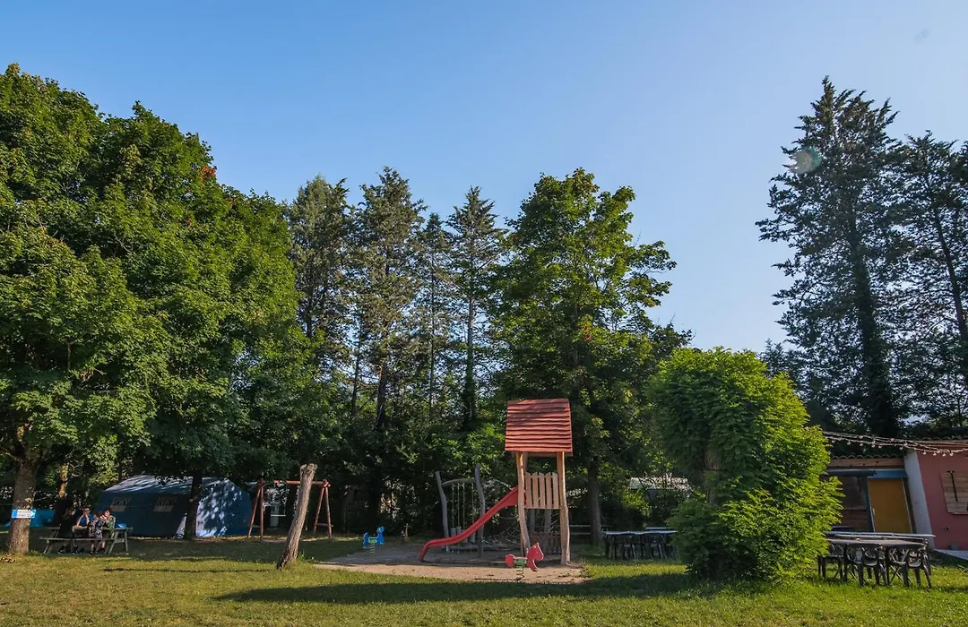 Camping Onlycamp De Chamarges-1