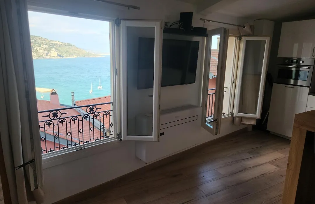 Rue du Vieux Château - Beau F2 avec Vue Mer Exceptionnelle - Refait a neuf-1