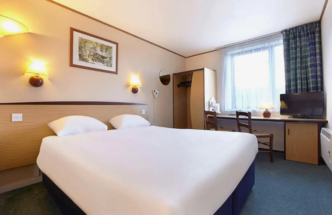 The Beacon Hotel, Cardiff, Part Of The Ag Collection-1