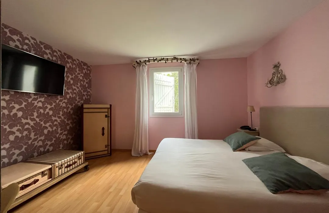 Hôtel des Pins-1