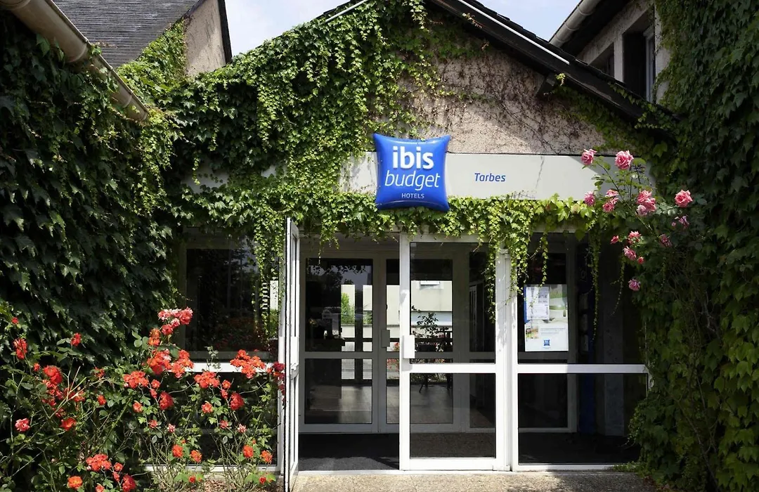 Ibis Budget Tarbes-1