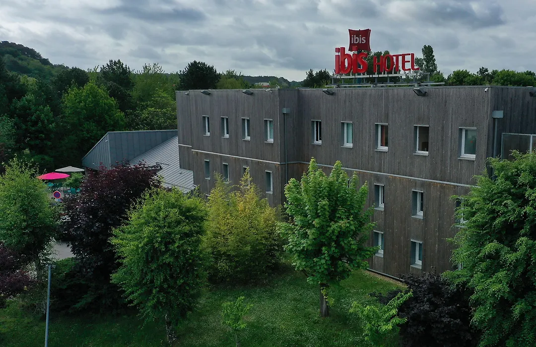 Ibis Nemours-1