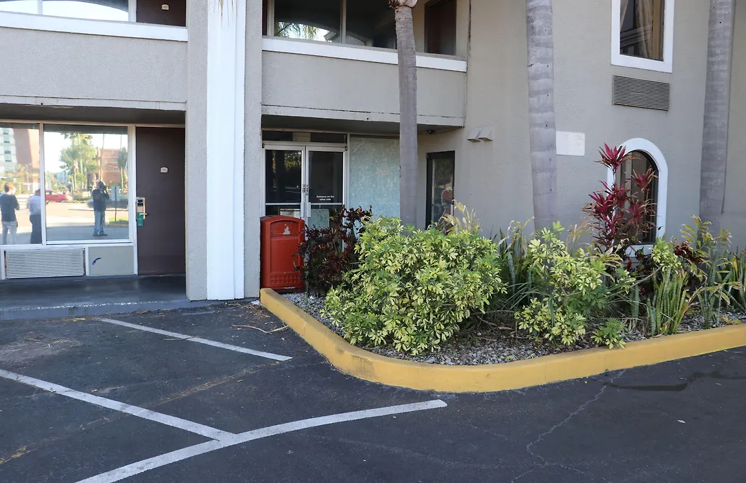 Howard Johnson By Wyndham Orlando-International Drive-1