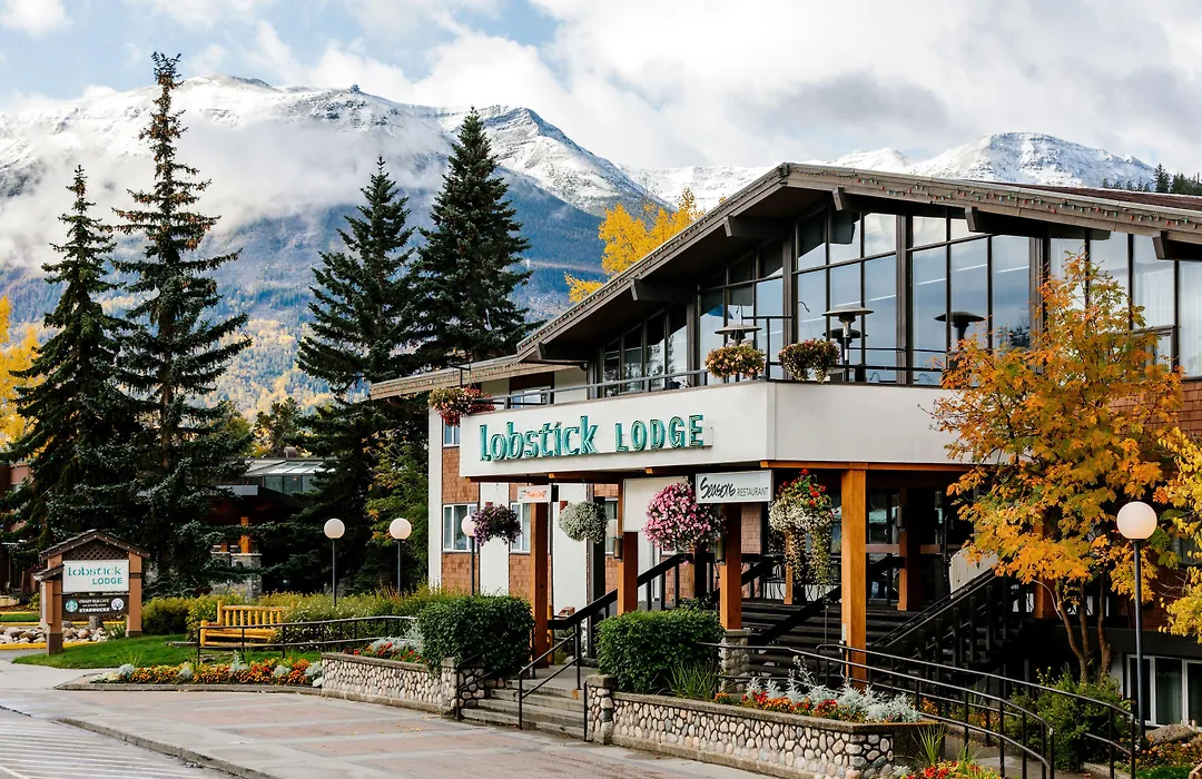 Lobstick Lodge-1