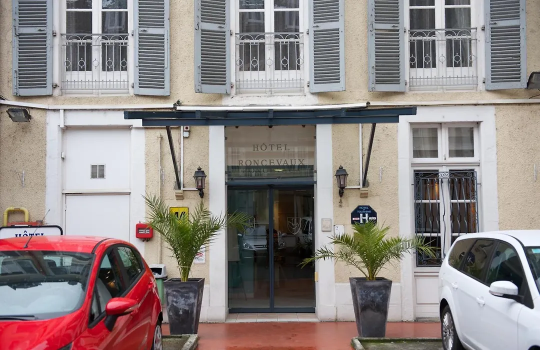Hôtel Le Roncevaux-1