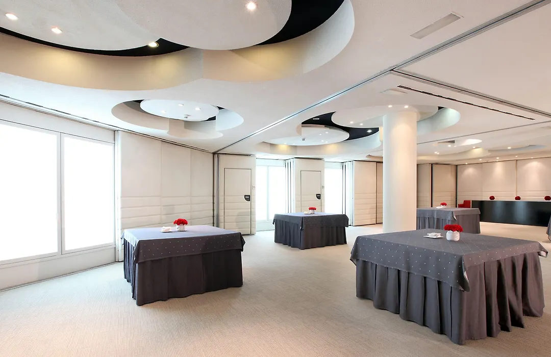 Cram Hotel-1