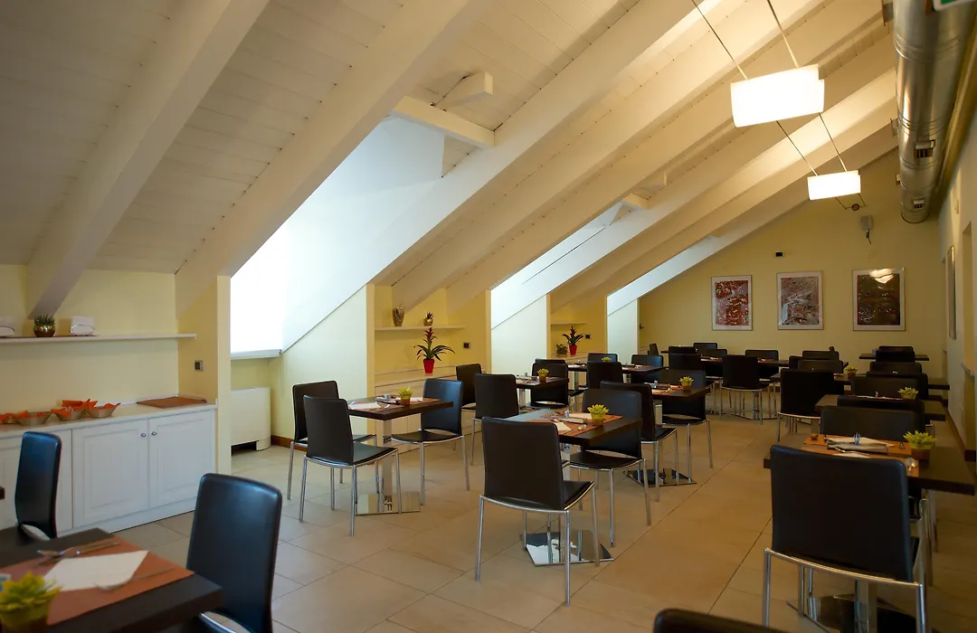 Best Western Crystal Palace Hotel-1