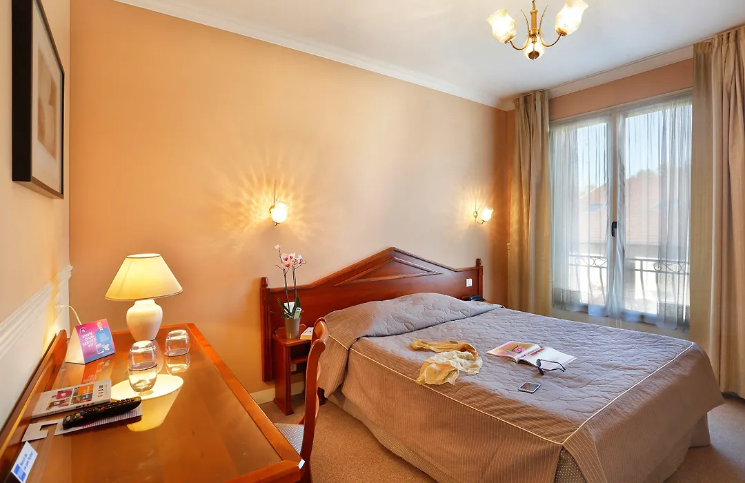 The Originals Boutique, Hostellerie des Trois Pigeons, Paray-le-Monial (Inter-Hotel)-1