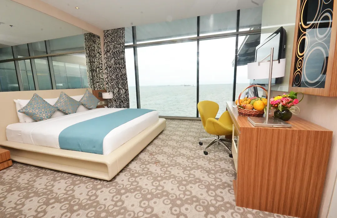 Hotel H2O-1