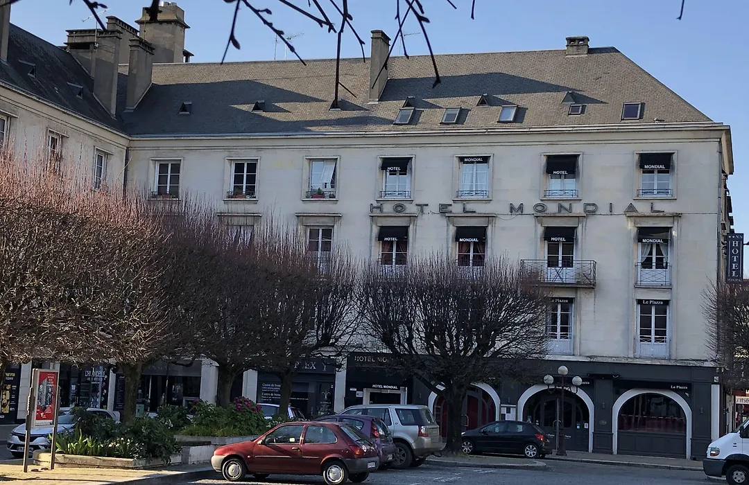 Hotel Mondial-1