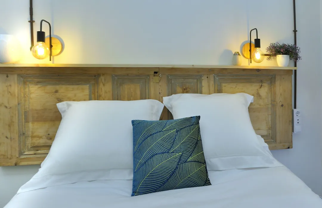 Hostal Girona-1