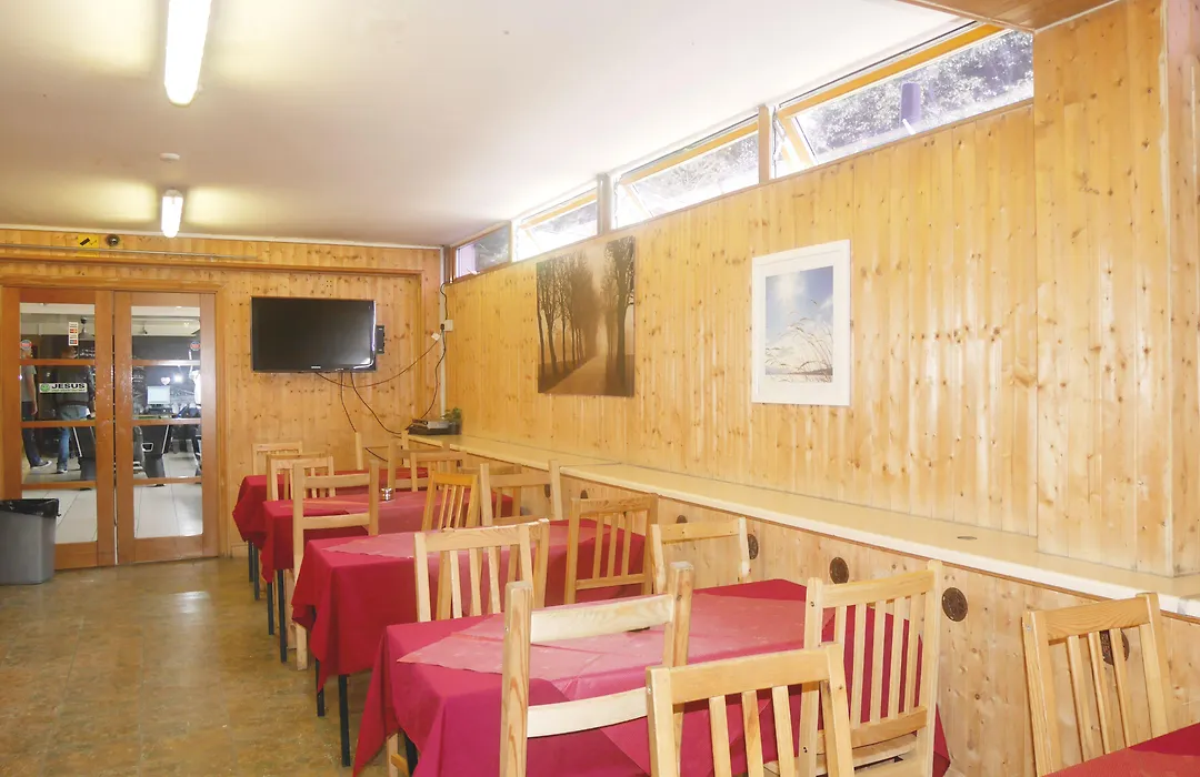 Kensal Green Backpackers-1