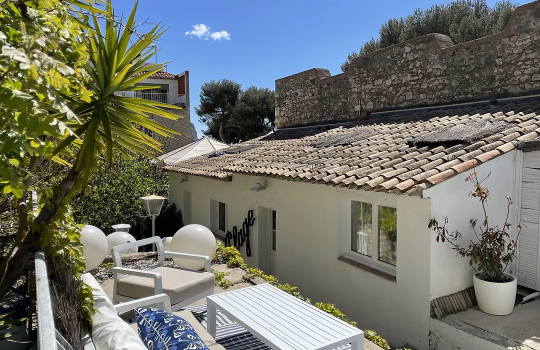 Hotel de La Plage - Mahogany-1