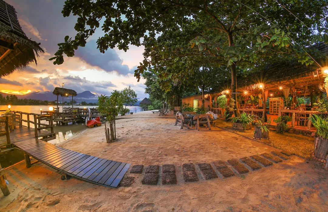 Natural Bungalows Restaurant And Bar-1