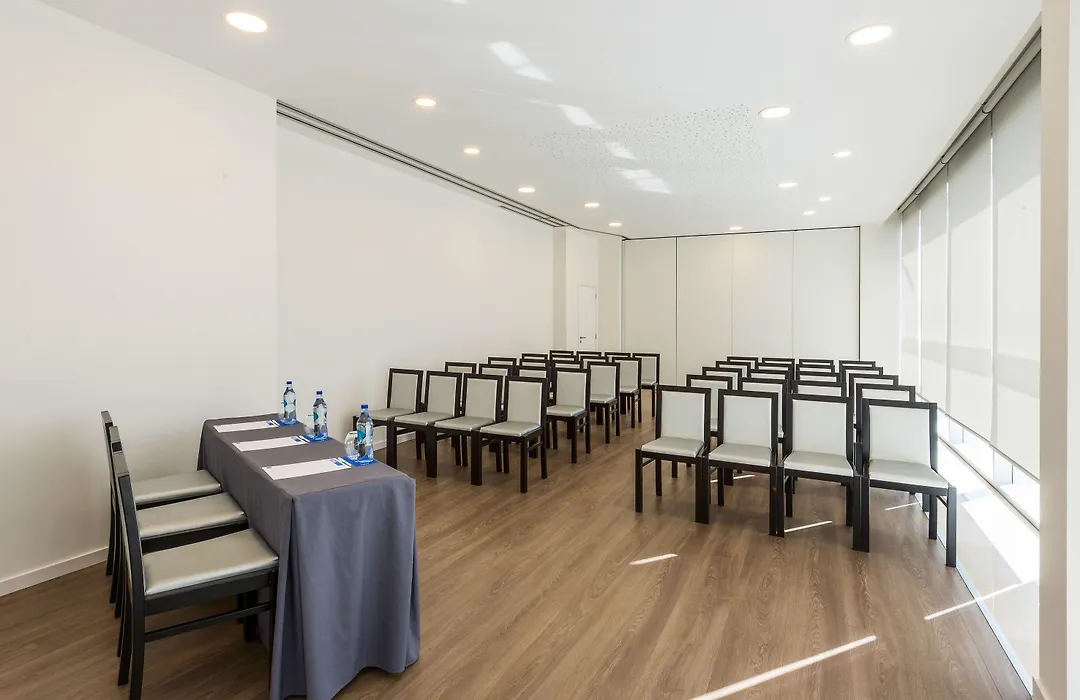 Tryp By Wyndham Leiria-1