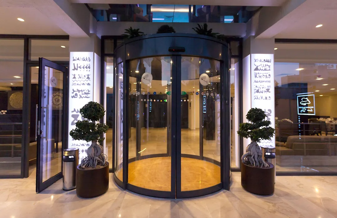 Business Hotel-1