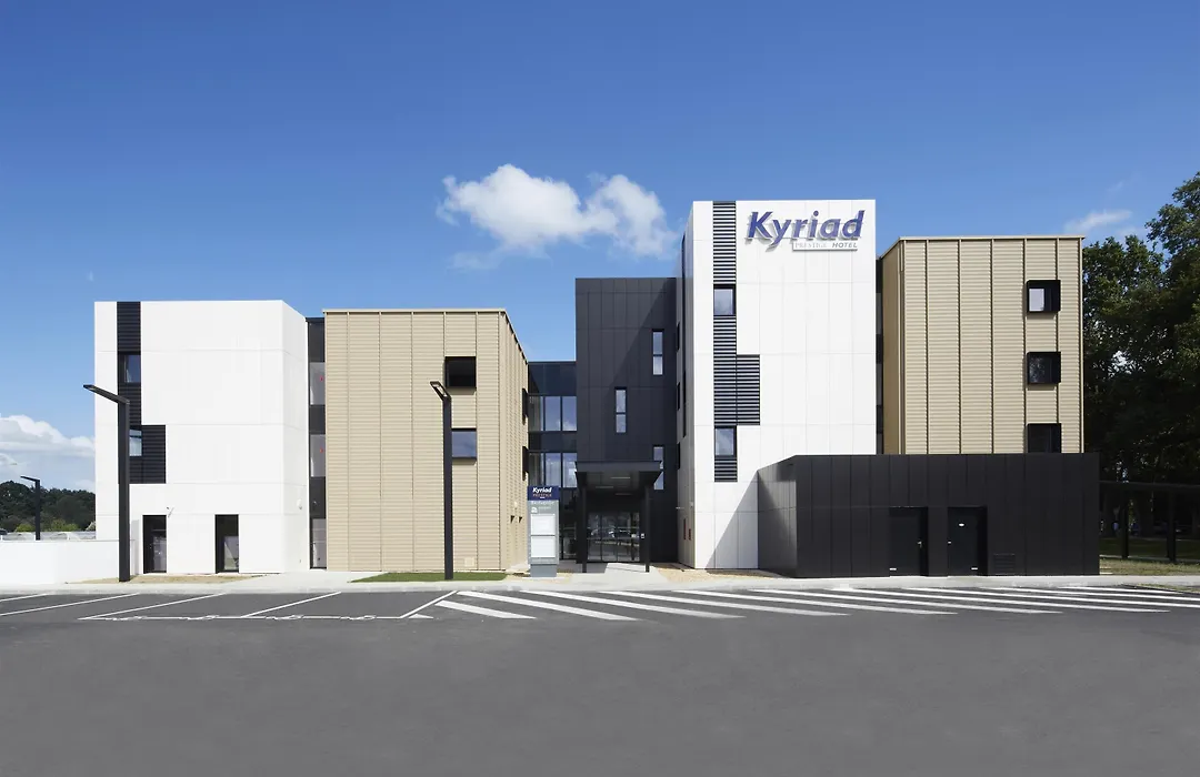 Kyriad Prestige Pau – Palais des Sports-1