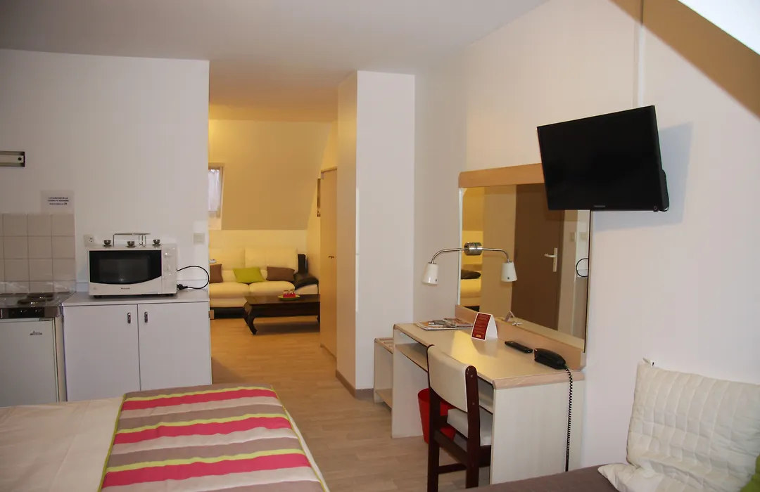 Brit Hotel Cherbourg-1