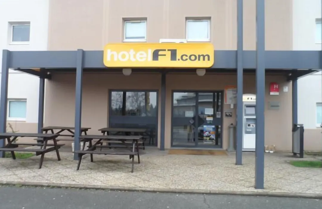 hotelF1 Blois-1