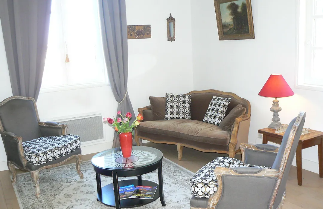 Petite Maison Romantique Coeur Historique Plantagenet, au calme-1