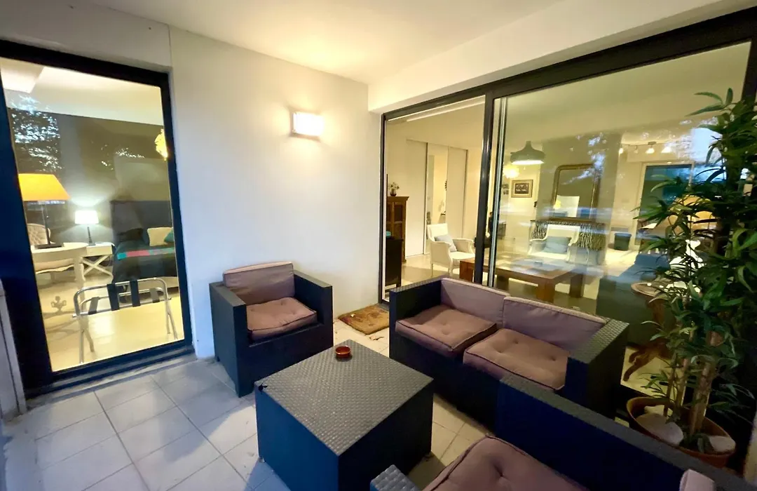 Vue exceptionnelle sur les Tours ! Charme et tranquillité-1